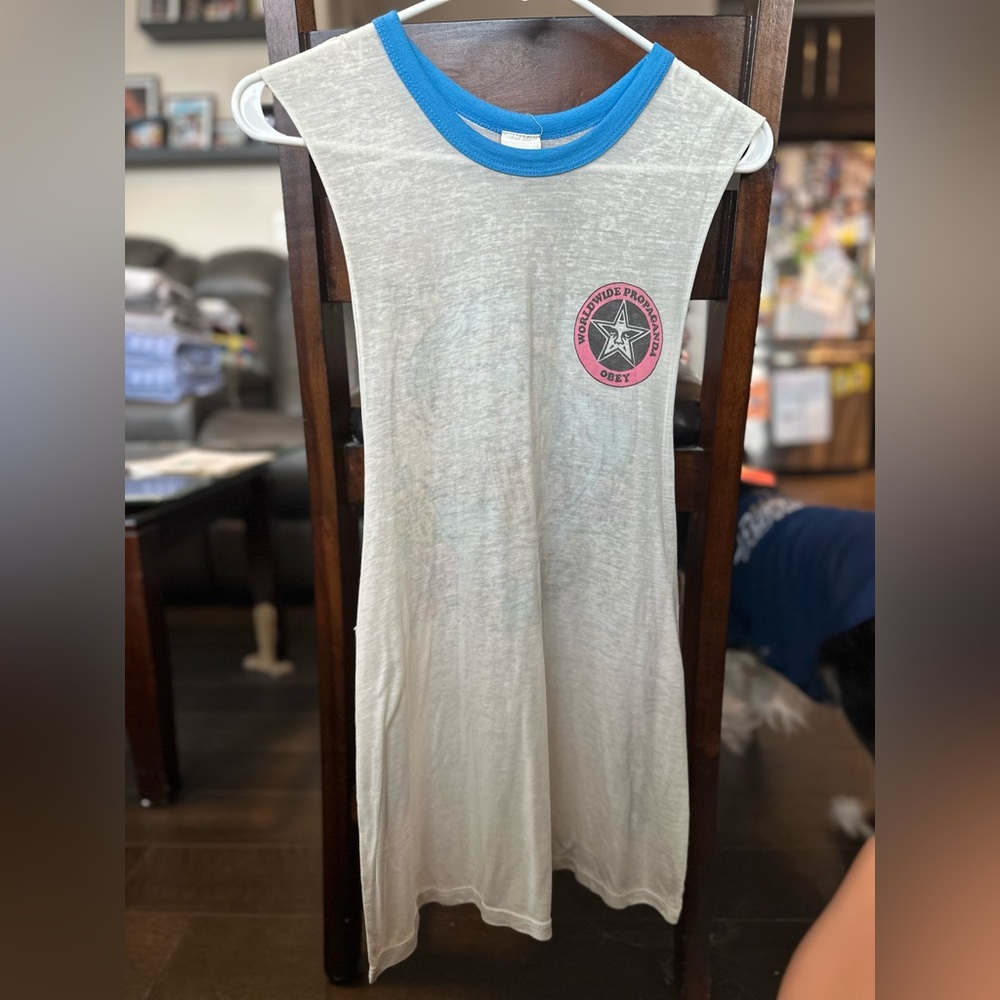 Obey tank top (S)